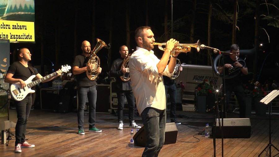 Дејан Петровић