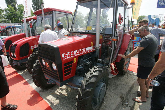 подстицај трактори