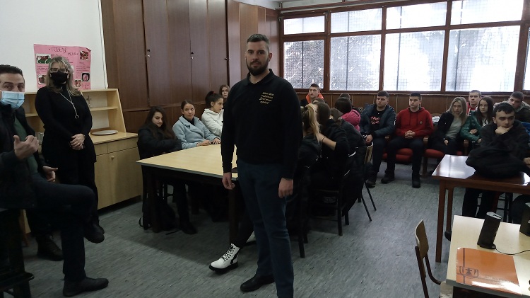 Трибина о безбедности у саобраћају предавање