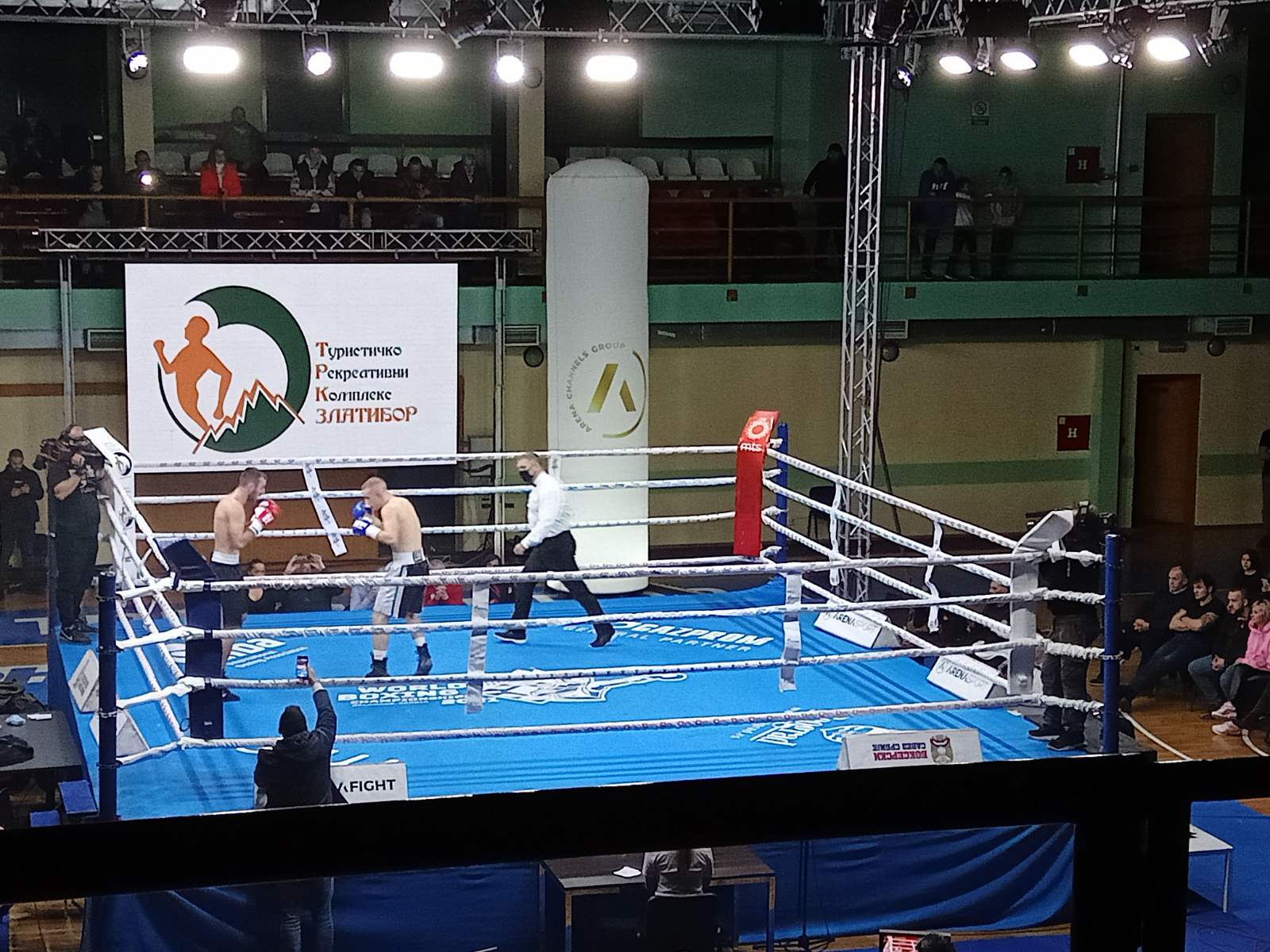 Детаљ са боксерске ревије на Златибору Детаљ са боксерске ревије на Златибору