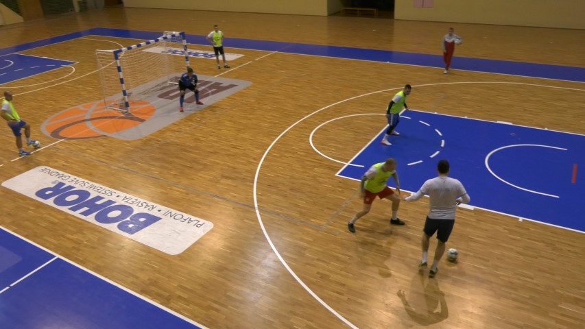 Футсалери на тренингу