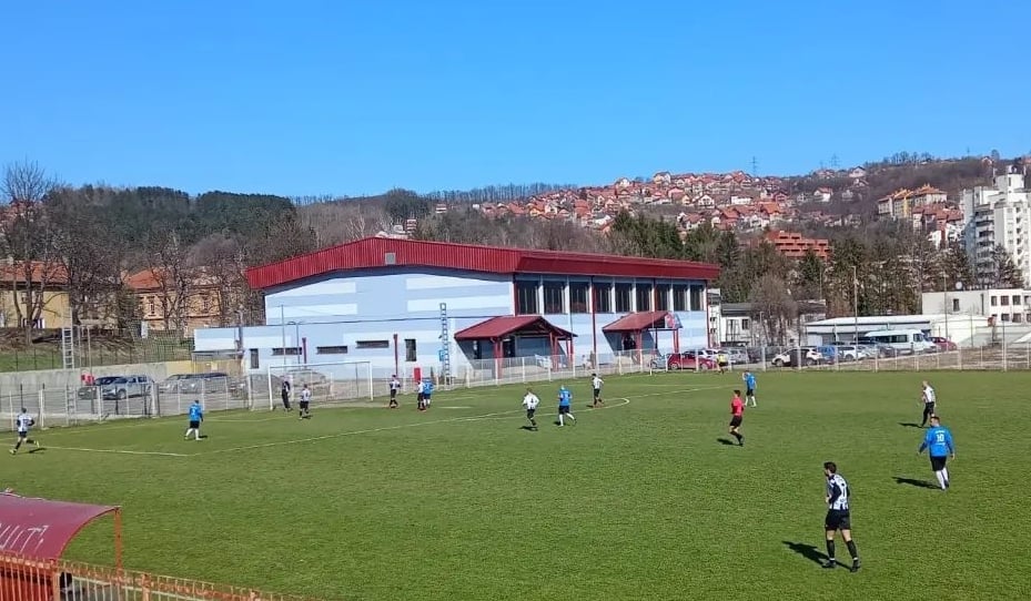 Фудбалерти Чајетине на стадиону у Крчагову