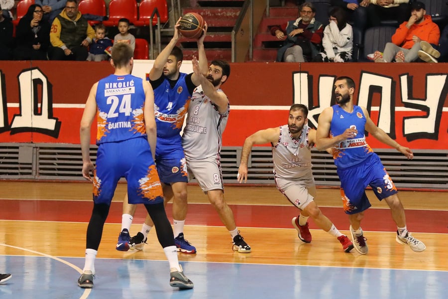 Кошаркаши Златибора против Радничког