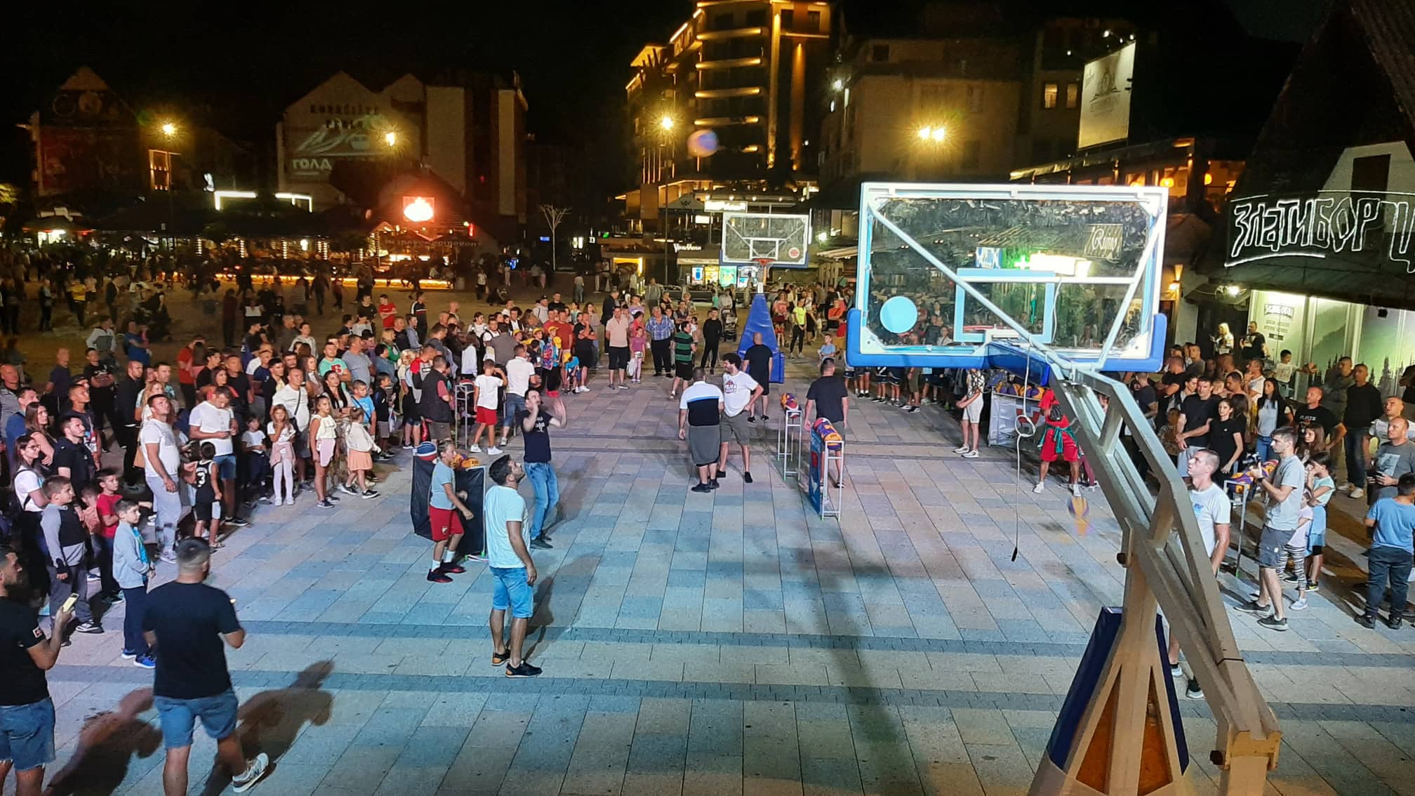 Тројка из блока на Краљевом тргу