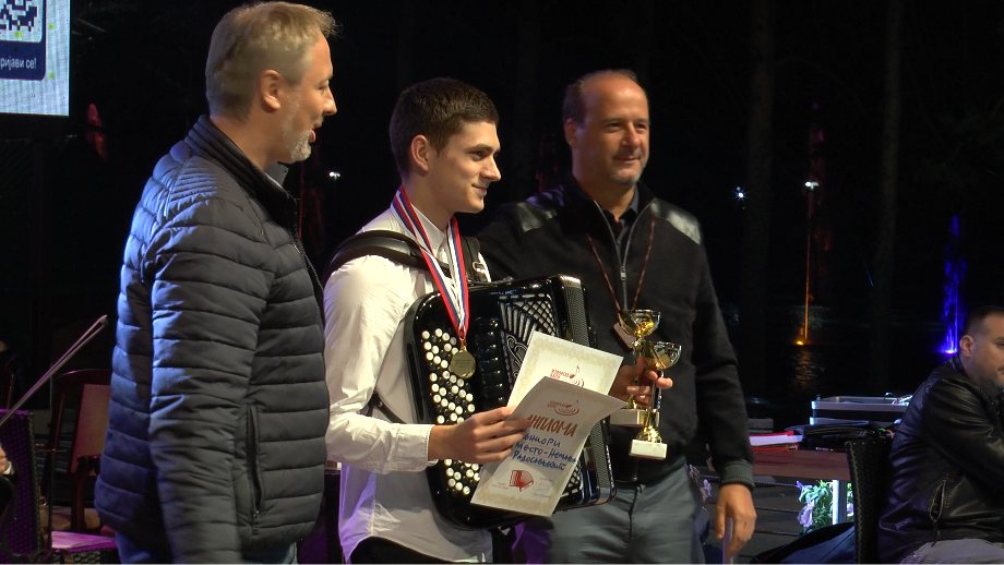 победник и лауреат овогодишњег фестивала Немања Радосављевић