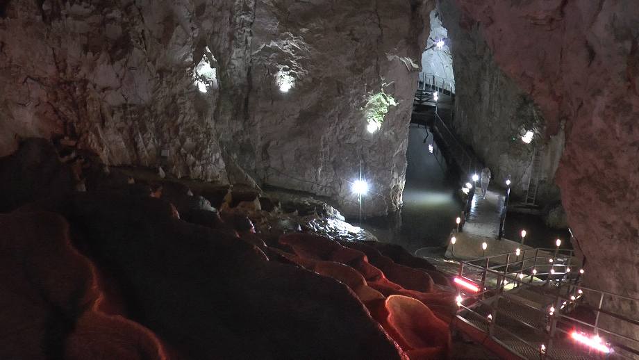 Уређене нове стазе у Стопића пећини