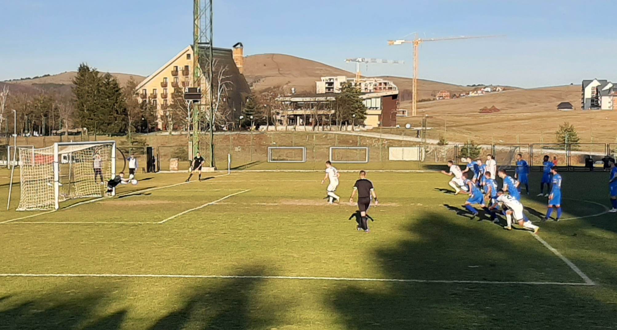 Мирковић брани пенал Чумићу