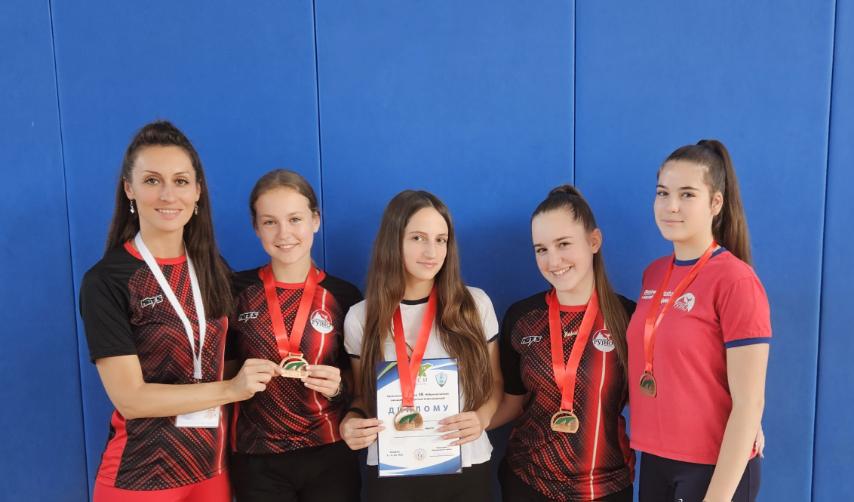 Каратисткиње Чајетине освојиле бронзу 