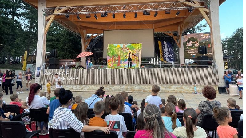 Три Езопове басне на Краљевом тргу