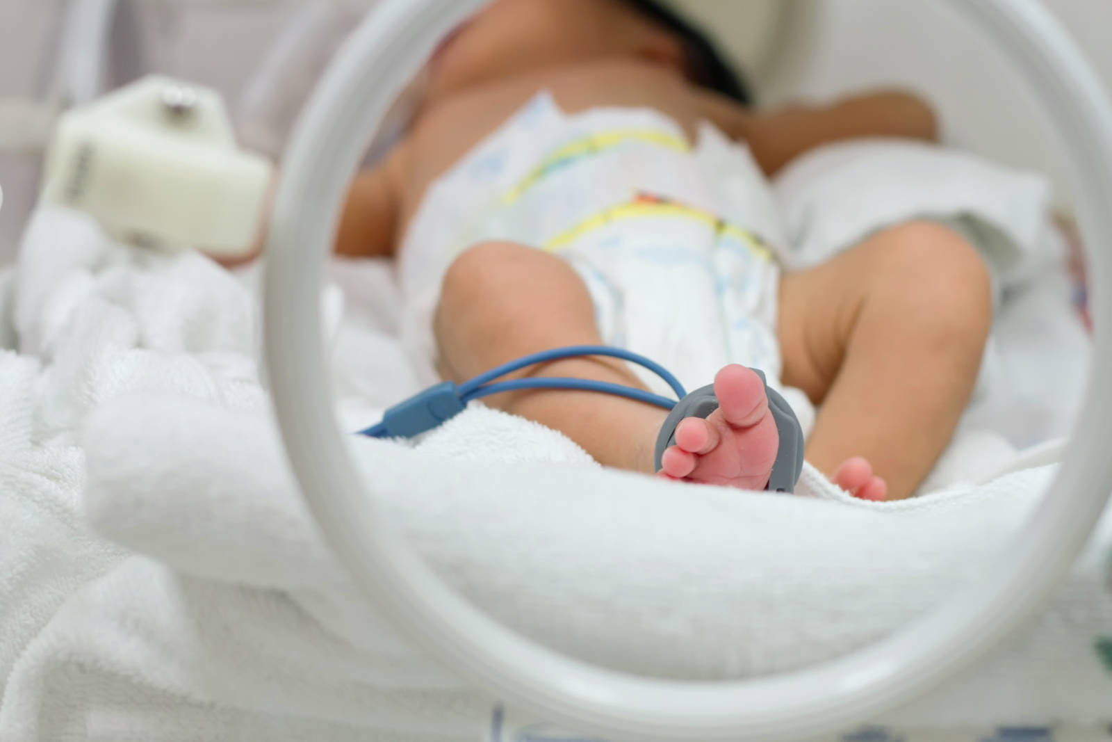 У Србији се пре термина годишње роди око  4.000 беба.