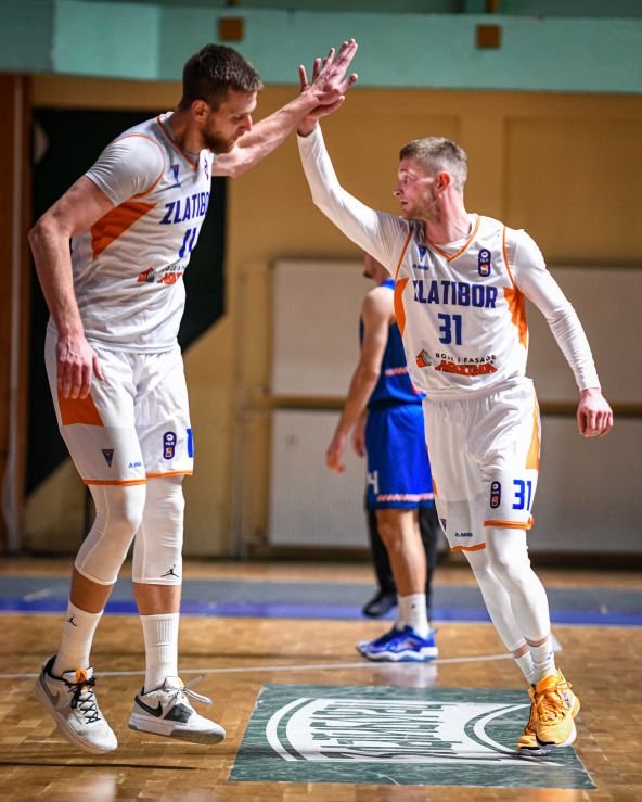 Николић и Ребец из Златибора прослављају кош против Широког