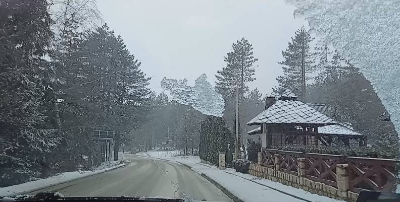 Мокри и клизави коловози Мокри и клизави коловози