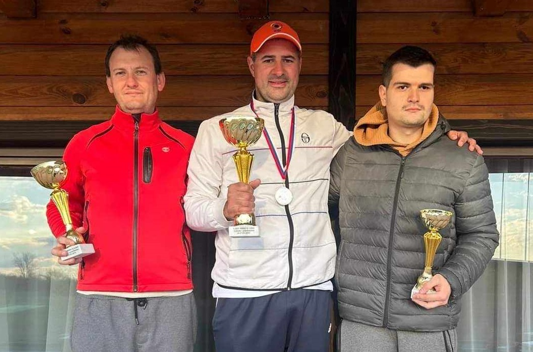 Јакшић (лево) други на Купу Србије