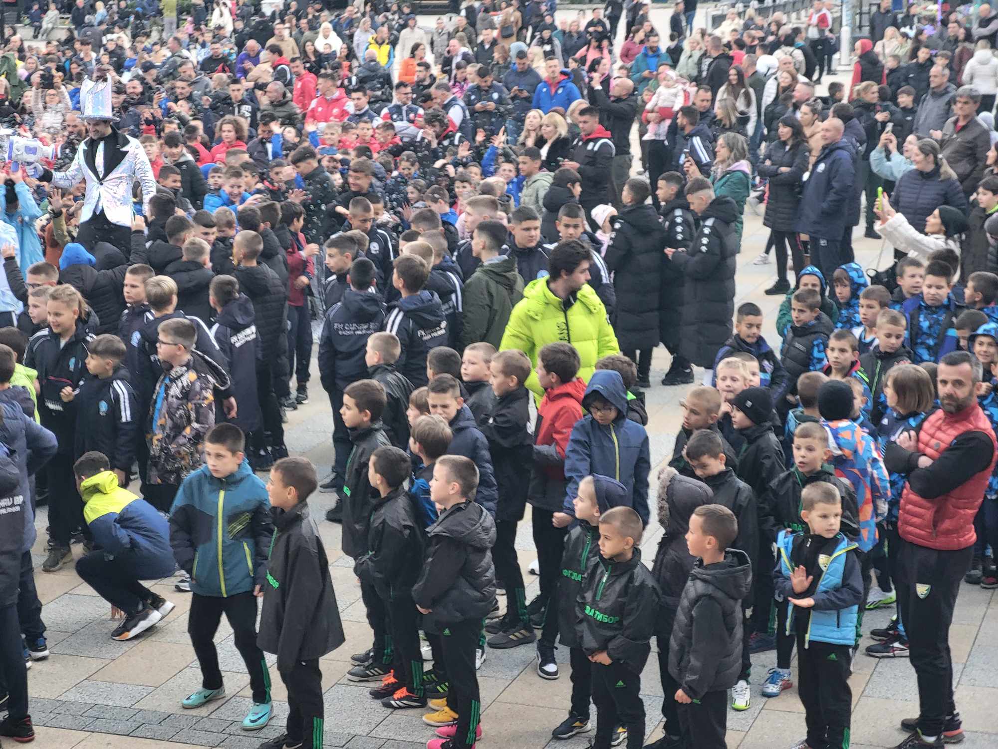 Велики број малишана на отварању "Златибор купа"