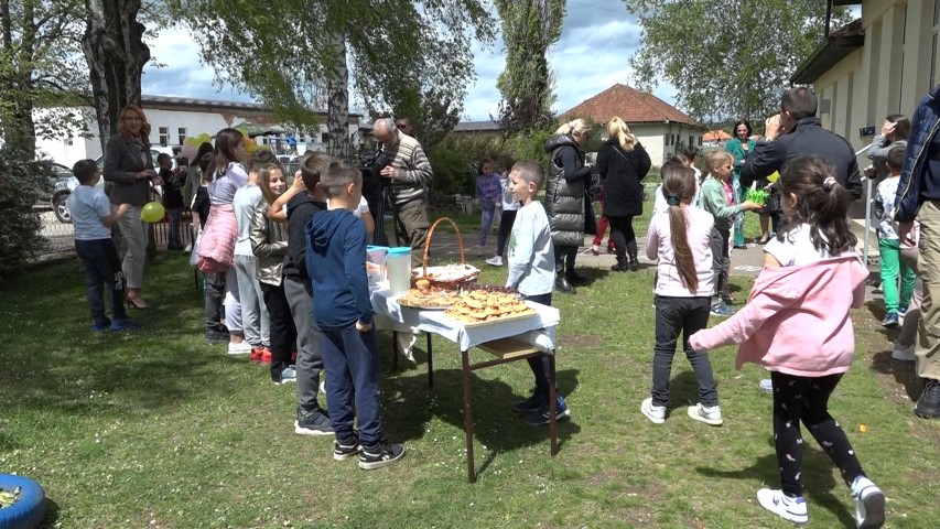 Дечији базар