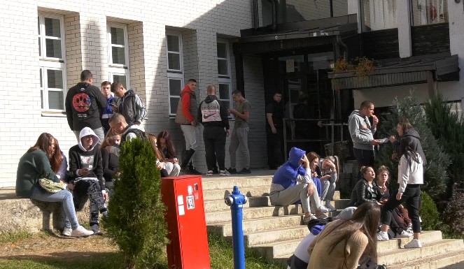 средња школа