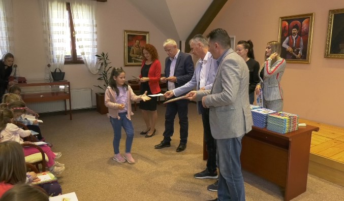 прваци учлањење у библиотеку чланске карте