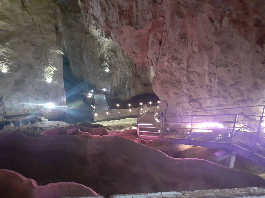 Вредна улагања у Стопића пећину