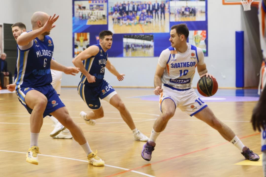 Ђукановић "решио" чуваре из Младости