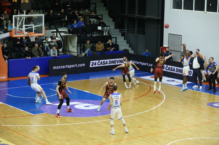 Бернард у добром шутерском расположењу