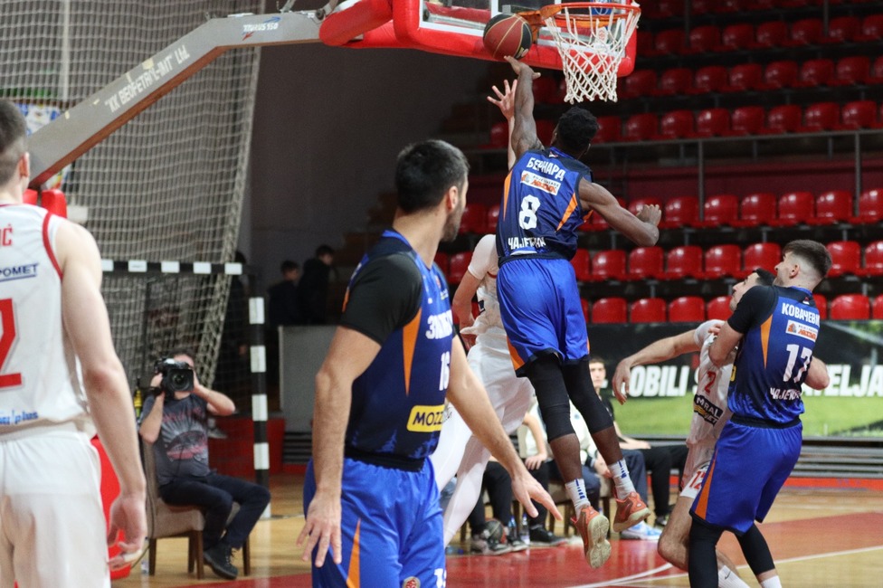 Меч Златибора и Радничког у Крагујевцу