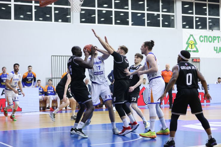 Велика борба у првом полуфиналу