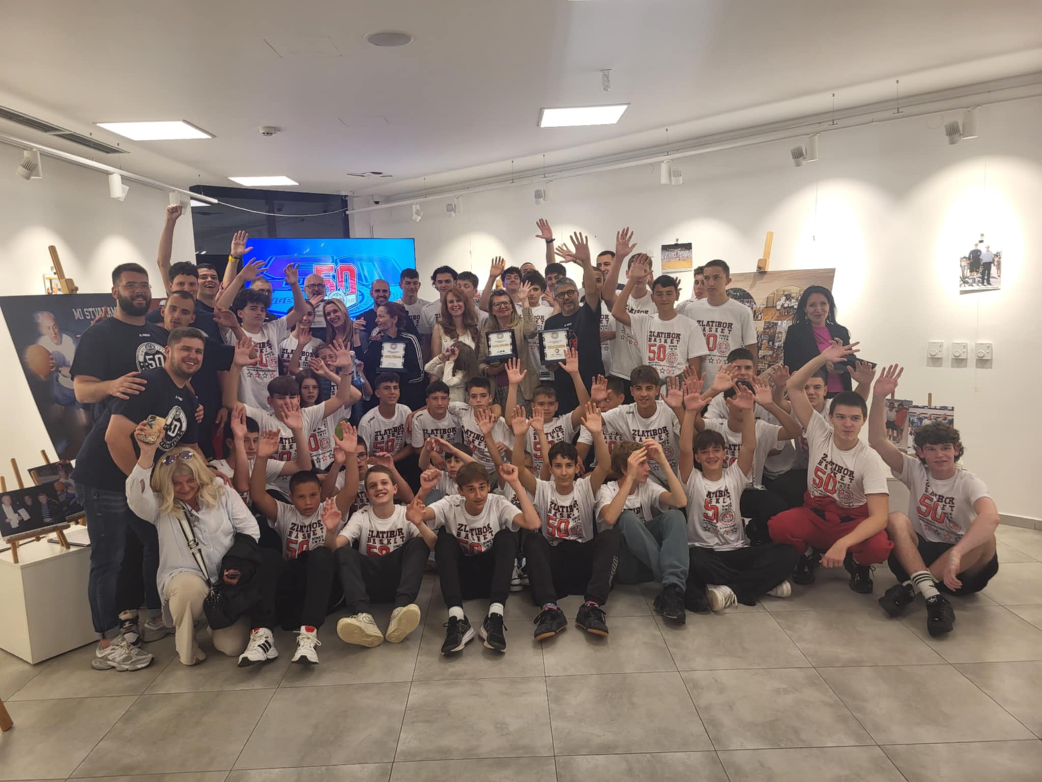 Данашњи учесници кампа на изложби Данашњи учесници кампа на изложби