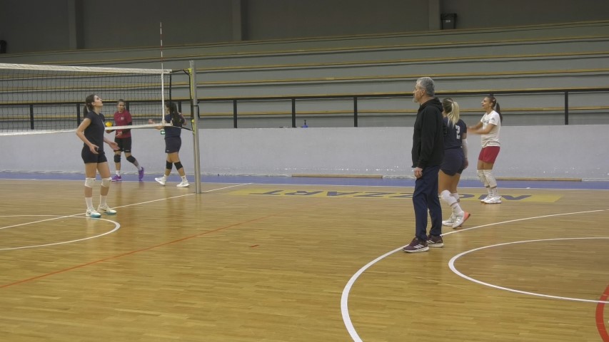 Тренинг одбојкашица