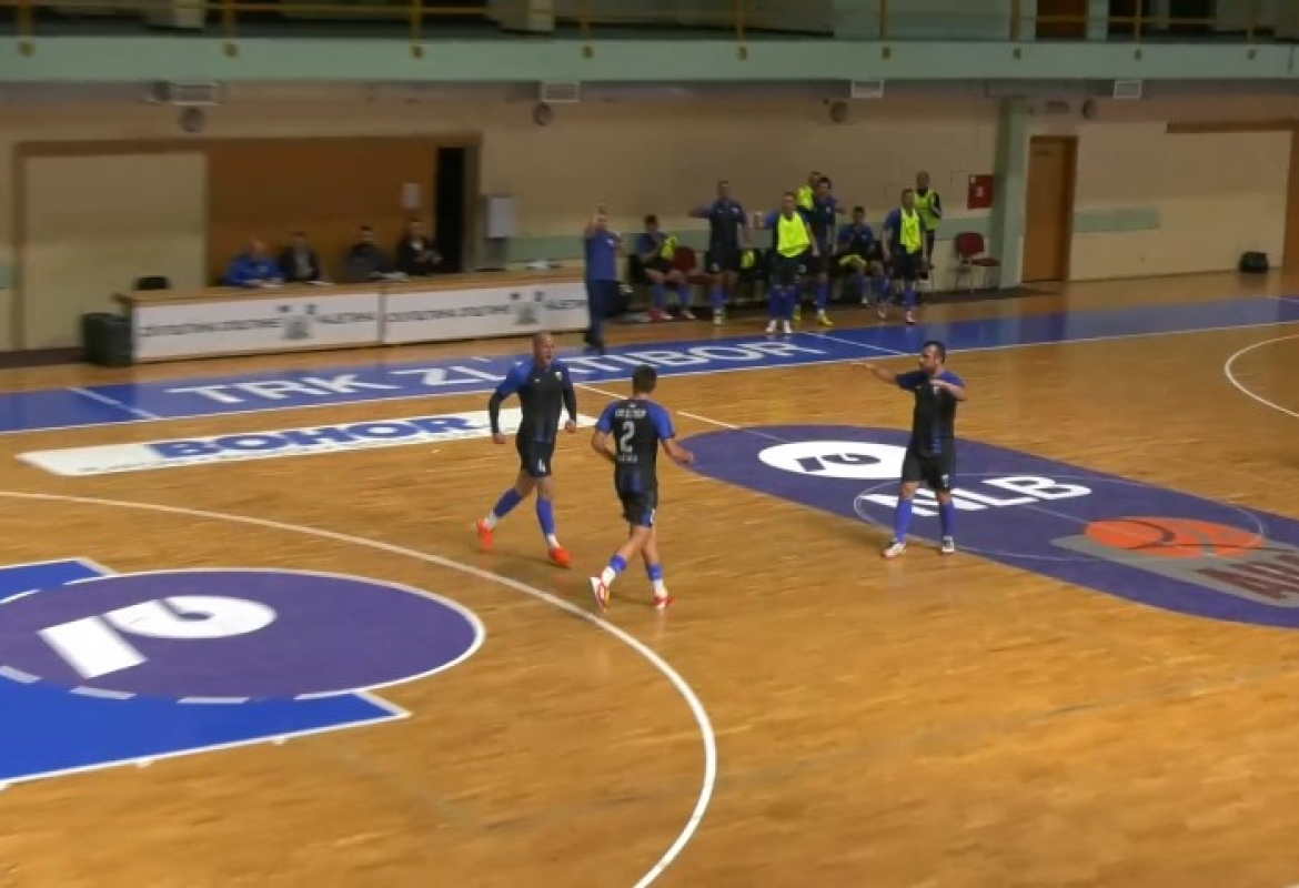 Четврта победа футсалера