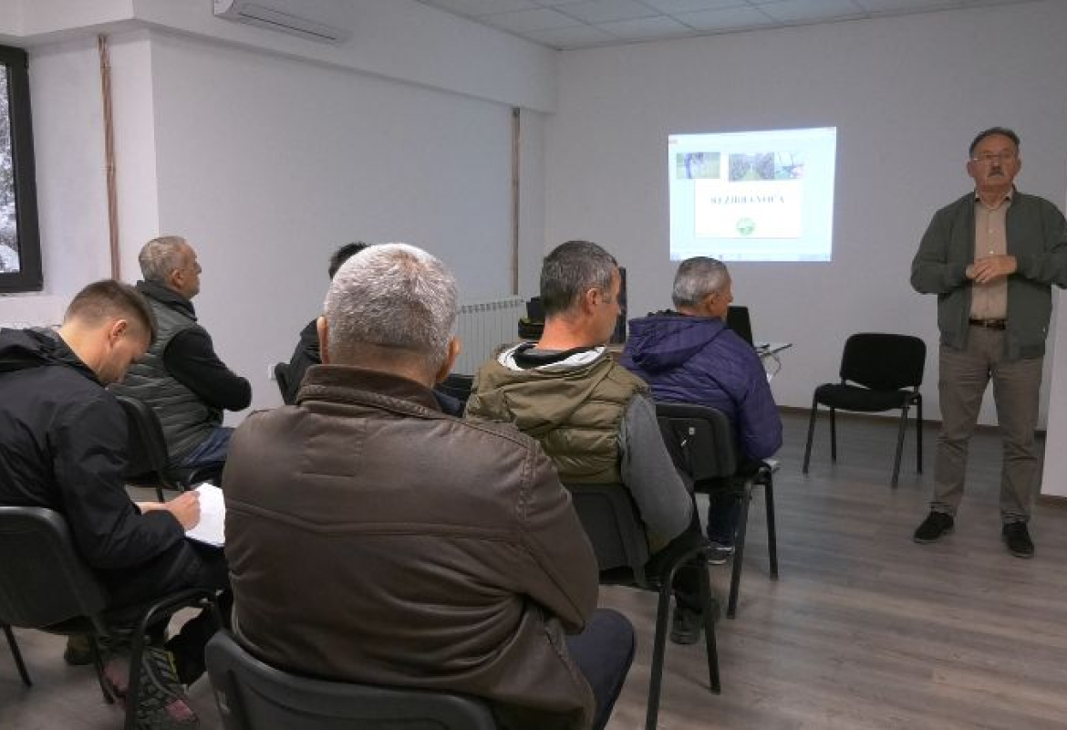 Еко аграр организовао предавање о резидби воћа