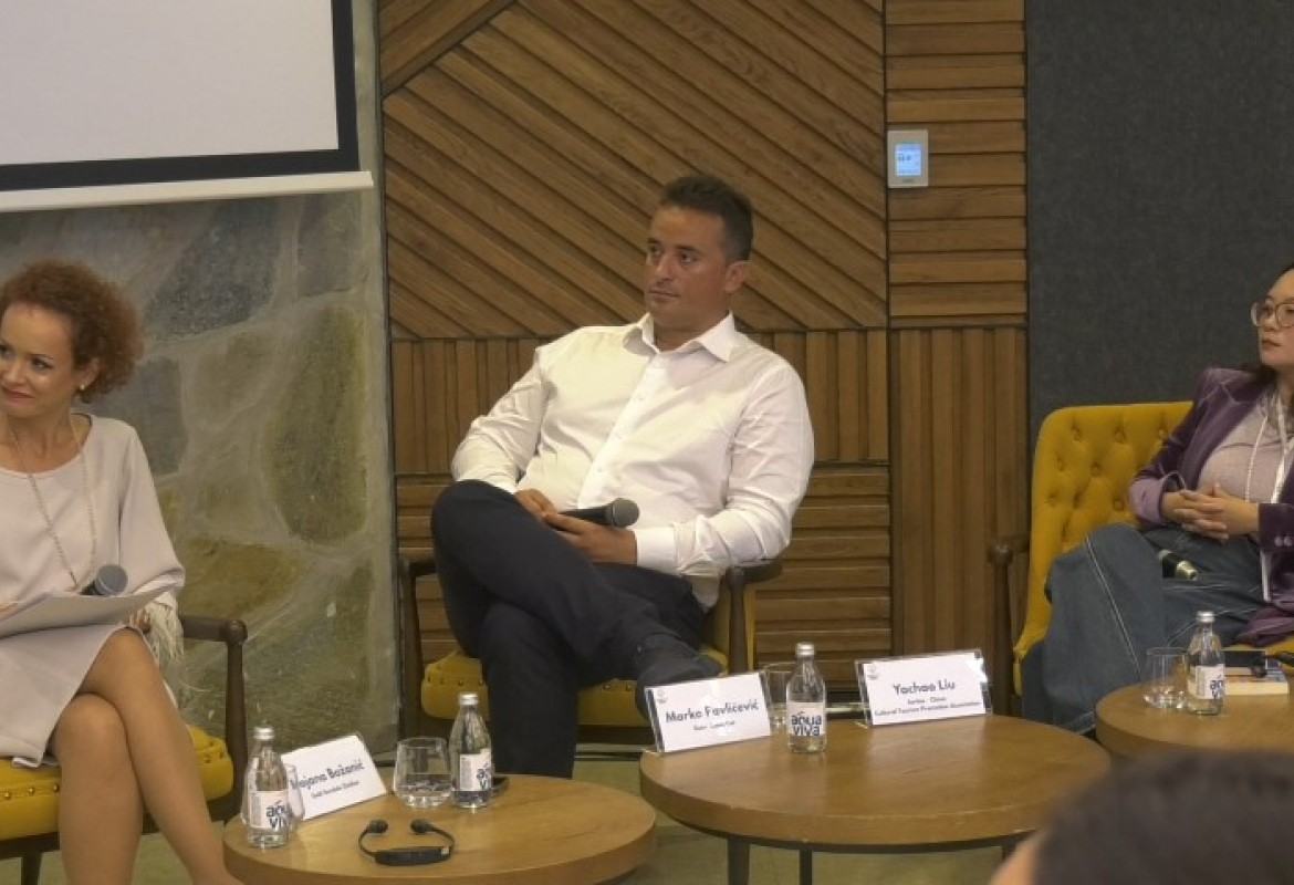 Панел на Гондола форуму