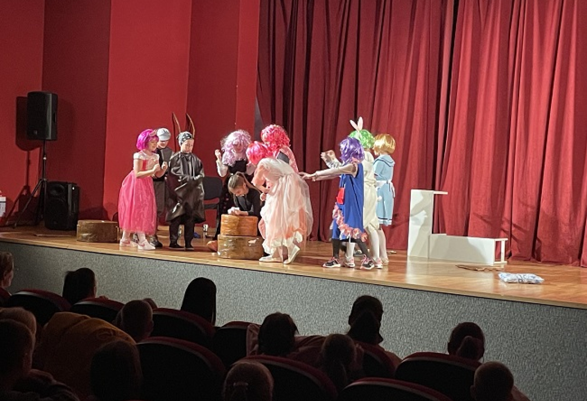 Представа "Чаробно позориште"