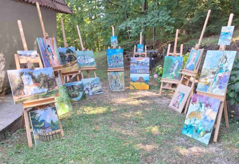 Изложба слика са ликовне колоније „Трнава Владимир Митровић 2025“ у Дому културе у Чајетини