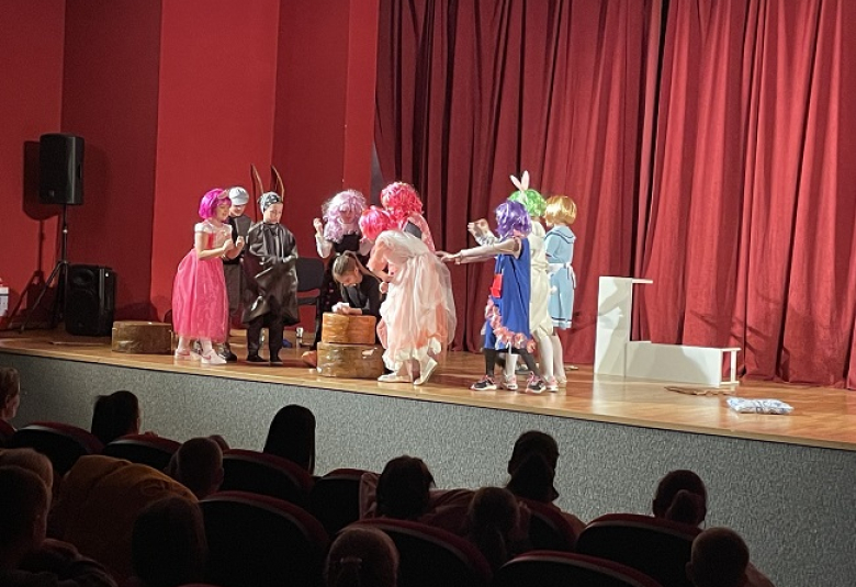 Представа "Чаробно позориште"